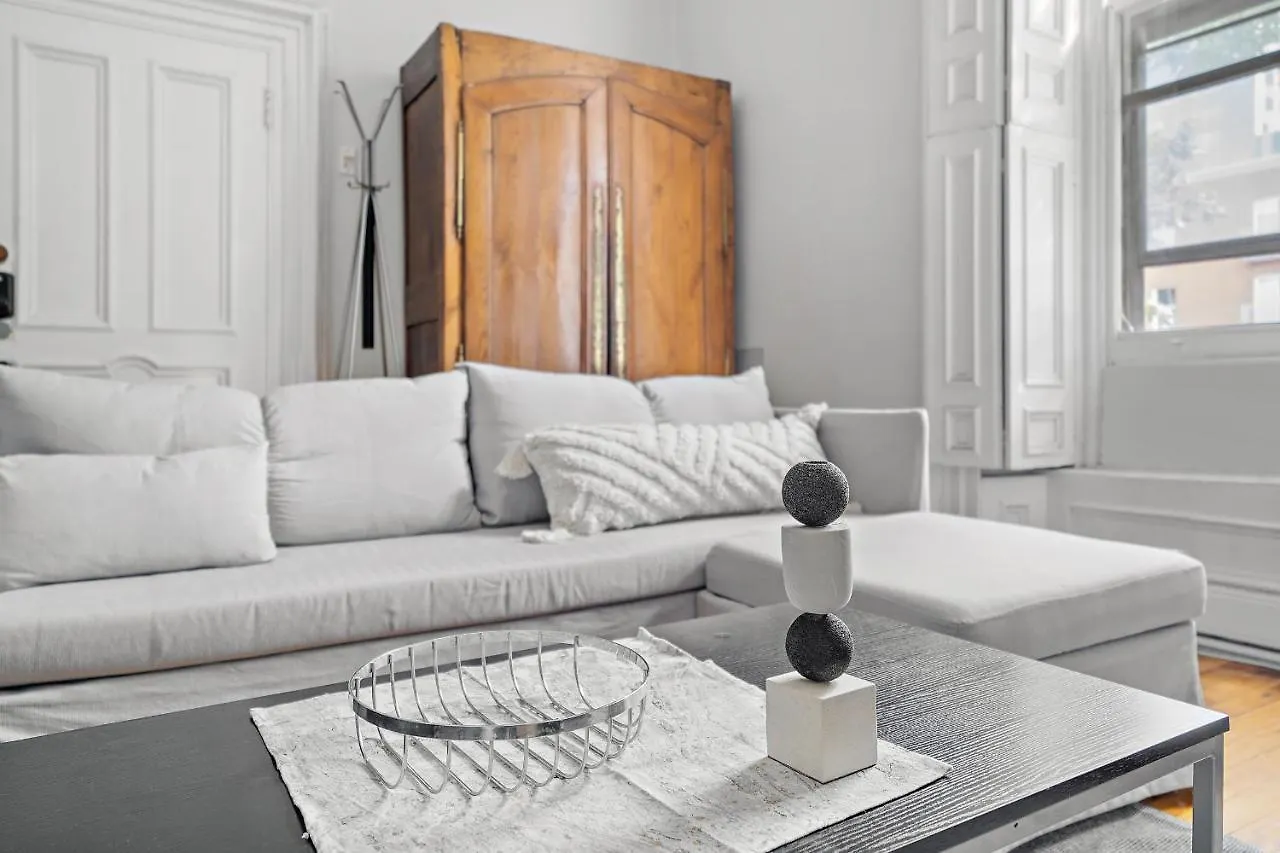 Old Port Montreal Apartments By Restavio